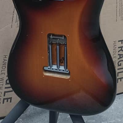 Fender American Deluxe Stratocaster HSS with Rosewood Fretboard in 3-Color Sunburst (2007) image 11