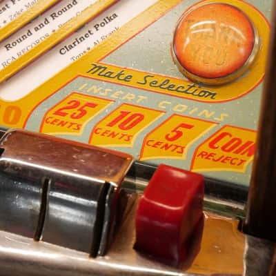 1947 Rock-Ola Model 1426 jukebox - pro restoration imagen 8