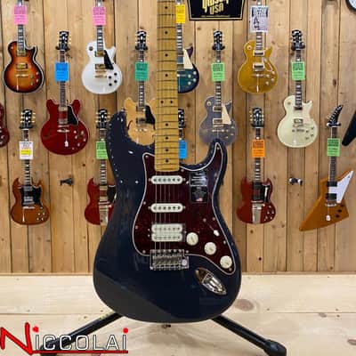Fender American Professional Classic Stratocaster HSS, Maple Fingerboard, Faded Black image 2
