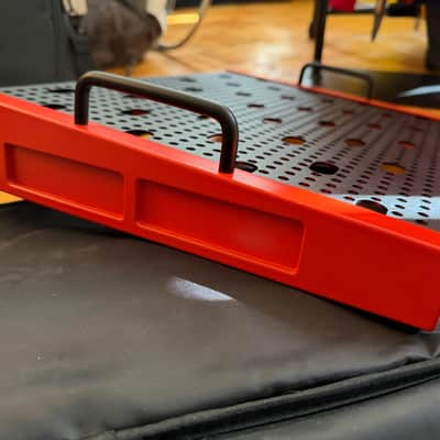 Temple Audio DUO 17 TR Pedalboard with Soft Case 2015 - Present - Temple Red image 2
