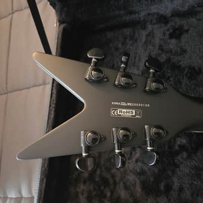 DEAN V Stealth Black Satin w/ DEAN HARD CASE - EMG Pickups image 4