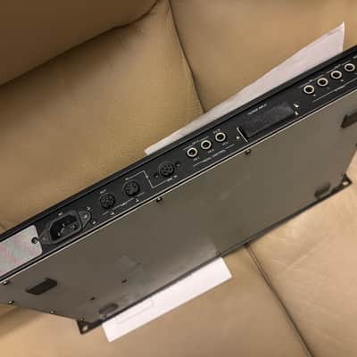 RARE!!! Steinberger GL-4T-GR with Transtrem Type II, plug in leg rest, 24 to 13 pins converter, modded Roland GM-70, 24pins cables, 24pins dust cover image 22