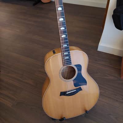 Taylor 618e with V-Class Bracing | Antique Blonde image 2