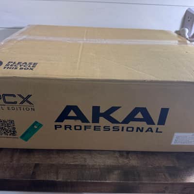 Akai MPC X Special Edition Standalone Sampler / Sequencer 2023 - Present - Grey image 11