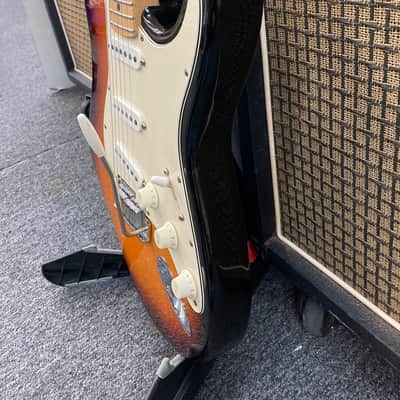 Fender American Standard Stratocaster with Maple Fretboard 1986 - 1993 - Brown Sunburst image 7