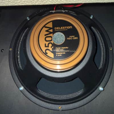 Victory Amps V112-Neo 250-Watt 1x12" Guitar Speaker Cabinet White image 3