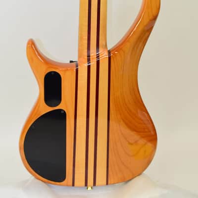 Peavey Cirrus 4 4-String Bass, Natural w/ Case image 11