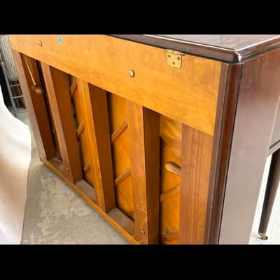 Steinway & Sons Model E547 Mahogany Console Piano Bild 7