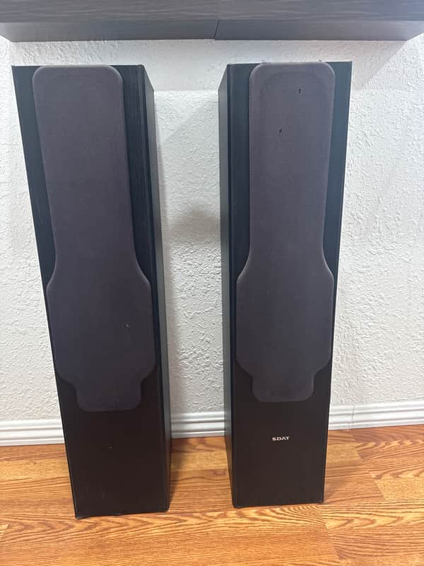 CAT ( SDAT) CAT LEB 404B Floor Standing Speakers