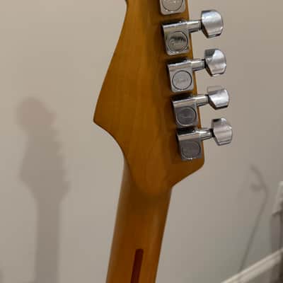 Fender Standard Stratocaster with Maple Fretboard 1998 - 2005 - Brown Sunburst image 8