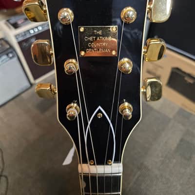 Gretsch G6122T-59 Vintage Select Edition '59 Chet Atkins® Country Gentleman® Hollow Body with Bigsby® 2024 - Walnut Stain Lacquer image 4