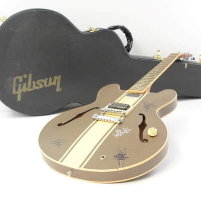 Gibson Tom Delonge ES-333 Guitar - Brown Stripe w/ OHSC - Signed