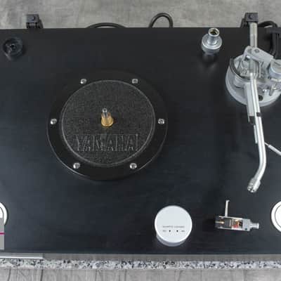 YAMAHA GT-2000 Direct Drive Turntable in Very Good Condition image 6