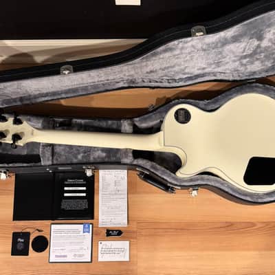 Gibson Les Paul Custom 2021 Alpine White - Mint/Excellent Condition - Black Hardware - 2019 - Present image 9
