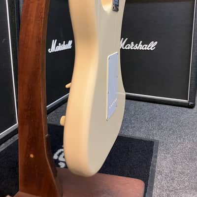 Fender Jimi Hendrix Artist Series Signature Stratocaster 2015 - Present - Olympic White image 11