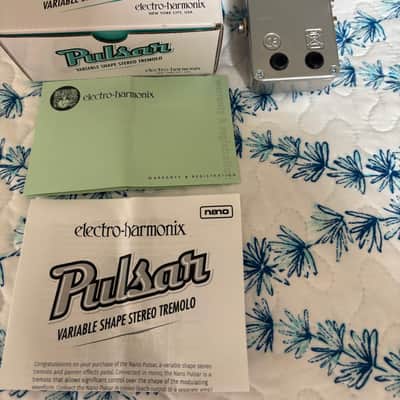 New ElHarmonix EHX Nano Pulsar Stereo Tremolo Guitar Effects Pedal image 5