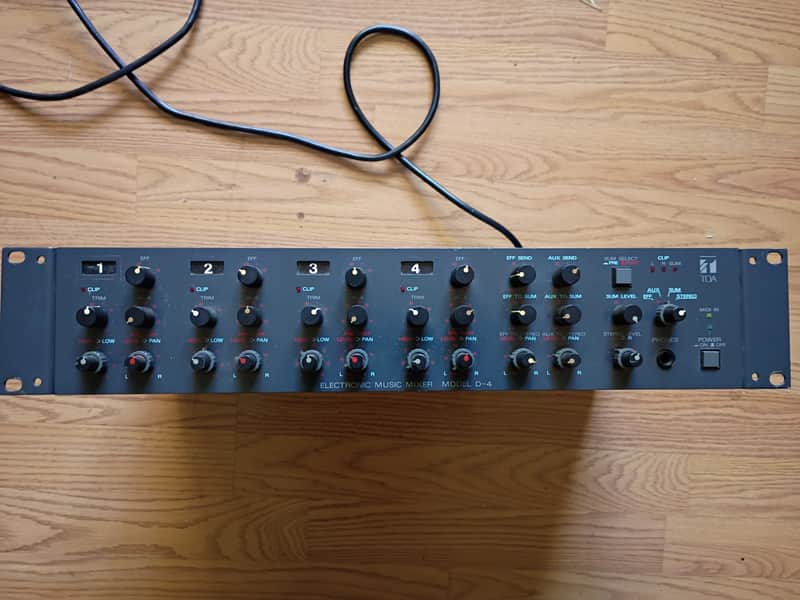 TOA D-4 Rackmount Mixer Vintage image 1
