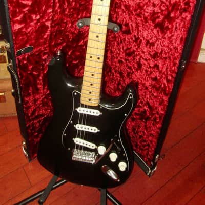 1976 Fender Stratocaster Black "Tuxedo" image 3