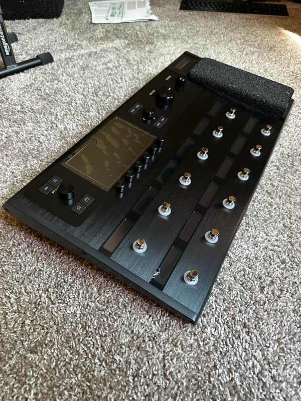 Line 6 Helix Floor 2015 - Black - Near New Condition - CIB image 1