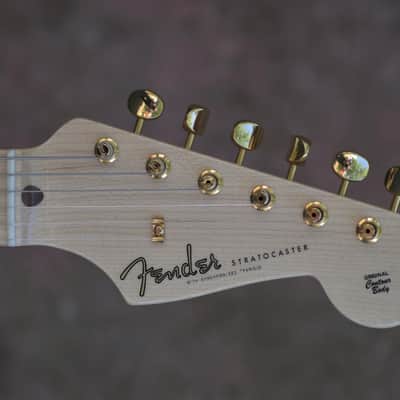 Fender Custom Shop '57 Stratocaster NOS, Maple Neck, Gold Hardware - Fiesta Red image 2