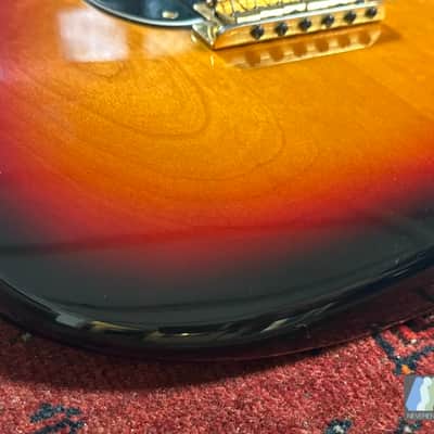 Fender Stevie Ray Vaughan Stratocaster 1998 3-Color Sunburst image 10