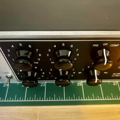 Universal Audio 6176 Channel Strip 2003 - Present - Silver image 5