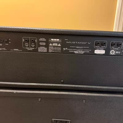 Fender Mustang V Amp Head 150W with SLM 4x12 Angled Cabinet 120w - Black image 5