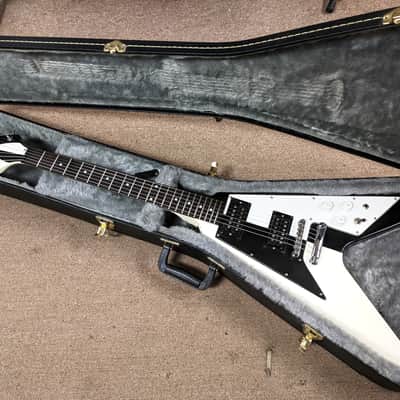 Epiphone 67 Reissue Michael Schenker Flying V Electric Guitar, Burstbuckers, Hard Case image 3