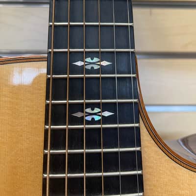Taylor 714ce with ES2 Electronics 2018 - Natural image 3