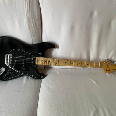 Fender Stratocaster with Maple Fretboard 1978 - 1981 - Black image 3