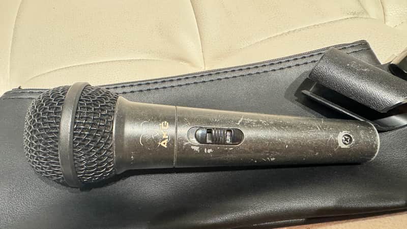 AKG Dynamic Handheld Microphone image 1