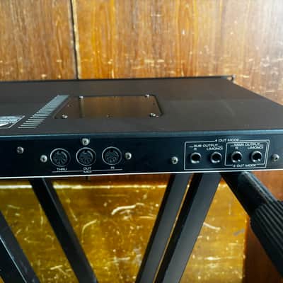 Roland JV-880 MULTI TIMBERAL SYNTHESIZER MODULE New internal battery image 7