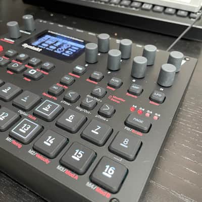 Elektron Syntakt 12 Track Drum Computer & Synthesizer 2022- Present - Black