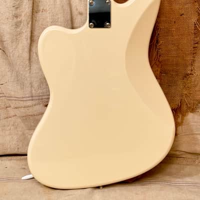 Fender MIJ Classic 60's Jazzmaster 2016 - Vintage White image 9