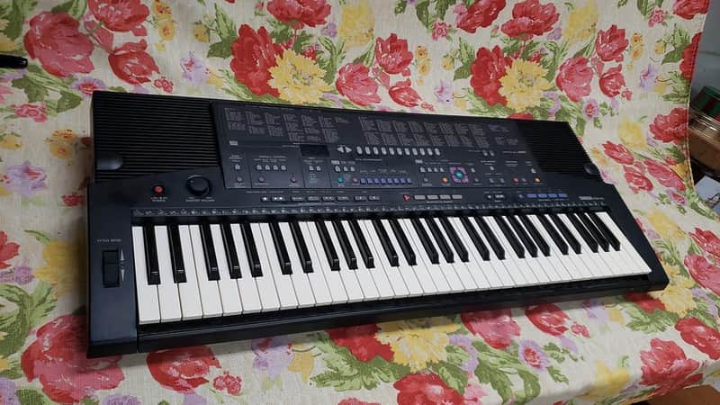 Yamaha PSR-410 Mid- 90's - Black image 1