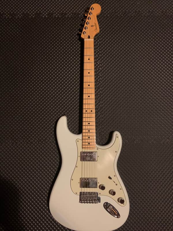 Fender Blacktop Stratocaster