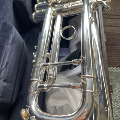 Bach 180S43 Stradivarius Bb Trumpet Outfit (USED/Demo) image 6