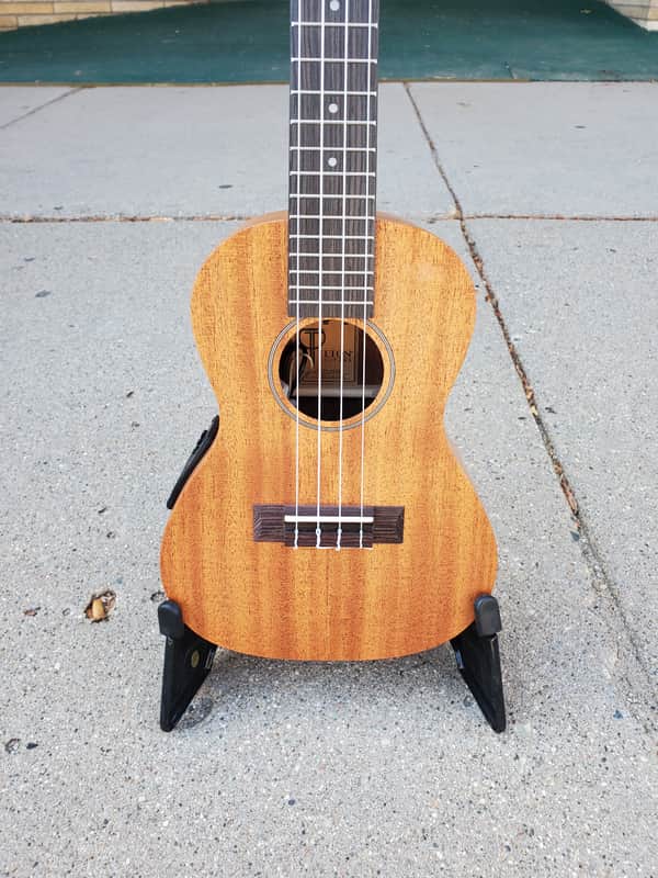 Teton TC003E Mahogany Concert Ukulele  w/Electronics Natural image 1