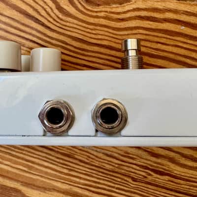 Electro-Harmonix Nano POG Polyphonic Octave Generator image 8