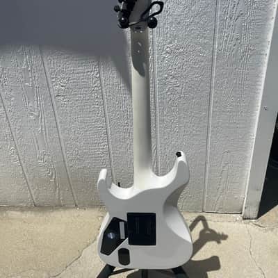 ESP LTD M-1000 - Snow White image 4