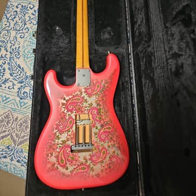Fender CIJ Paisley Stratocaster 2008 - Paisley image 2