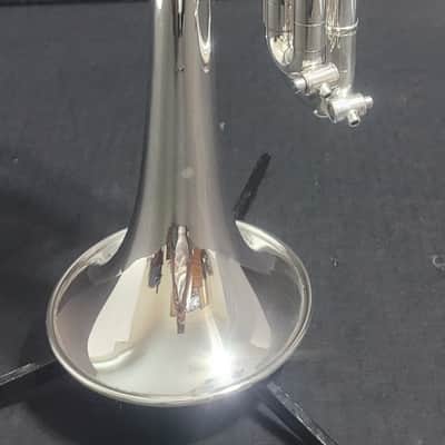 Getzen Eterna 900 Severinsen Model Trumpet,2 mouthpieces ,2 mutes and Original case 1968-1970 - Silver plated image 16