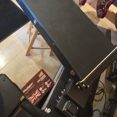 used Hardshell Case by Gibson (sold as is) image 3