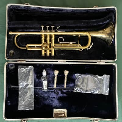 Conn 16B Trumpet – Vintage 1978 – w/ Case, 2 Mouthpieces & Accessories image 1