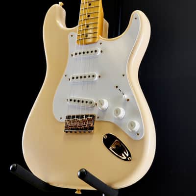 Fender Custom Shop Limited Edition 1954 Hardtail Stratocaster DLX Closet Classic 1-Piece Quartersawn Maple Neck Fingerboard Super/Super Faded Aged Shell Pink image 6