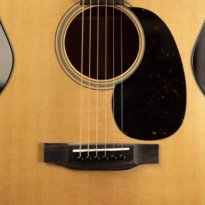 Martin 000-18 Standard Series Acoustic Guitar with Hardshell Case image 10