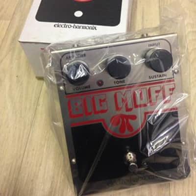 Electro-Harmonix Big Muff Pi Guitar Pedal image 2