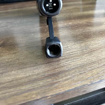 Sennheiser MD 421-II Dynamic Microphone w/ Case & Clip image 7
