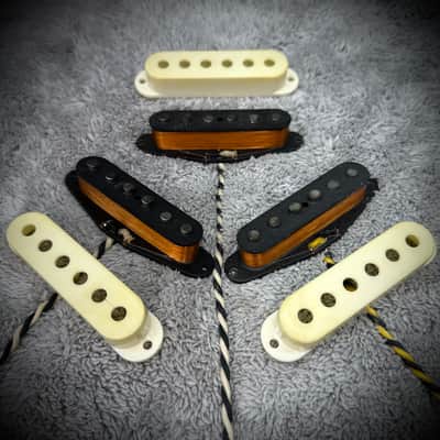 Mojo Guitars BLK1 Strat Pickups (Aged) image 1