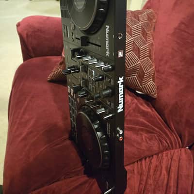 Numark Mixtrack Platinum FX 2-Channel DJ Controller 2026 image 4